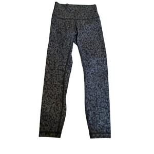LULULEMON Animal Print Leggings 24" inseam Pants Women size 4 Athleisure yoga